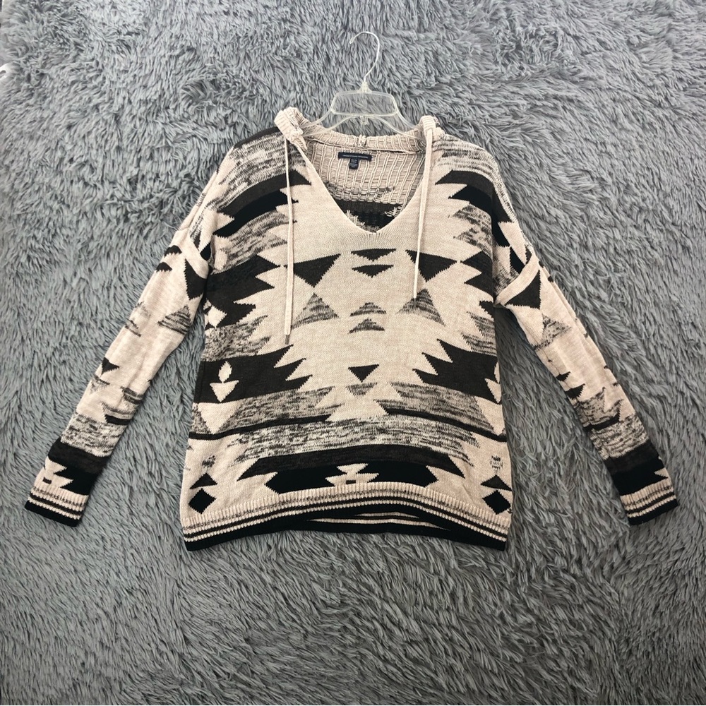 American Eagle Outfitters Sweater Women’s XS Hoodie Aztec Southwestern Vneck